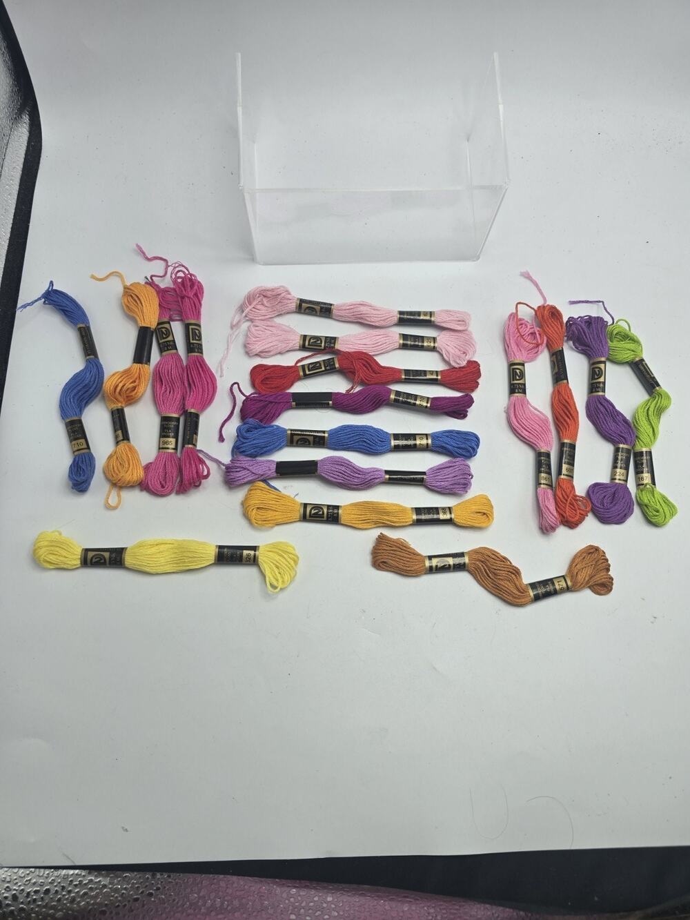 Skeins Designs for the Needle Embroidery Floss Thread Various Colors Lot